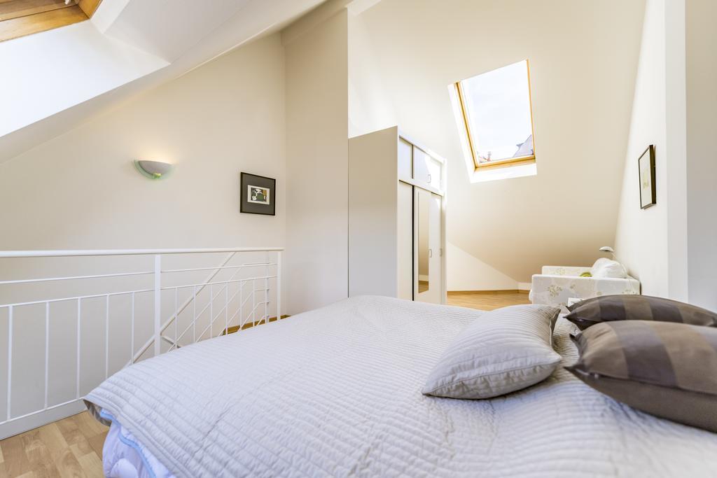 Maisonette Apartment Am Bahnhof - Adults Only Innsbruck Exteriör bild