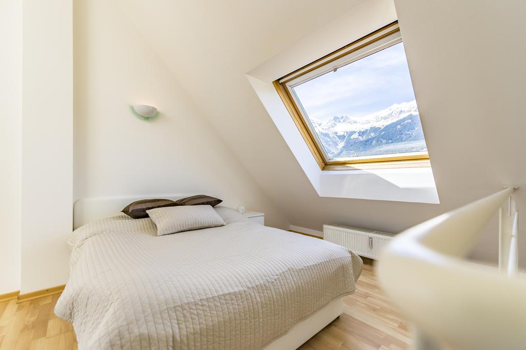 Maisonette Apartment Am Bahnhof - Adults Only Innsbruck Exteriör bild