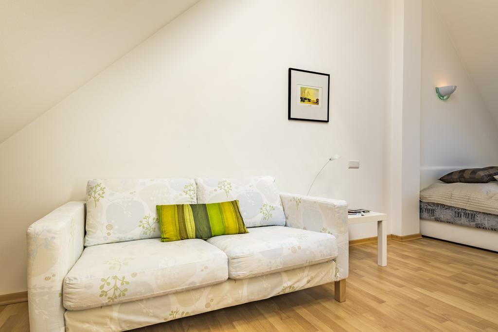 Maisonette Apartment Am Bahnhof - Adults Only Innsbruck Exteriör bild
