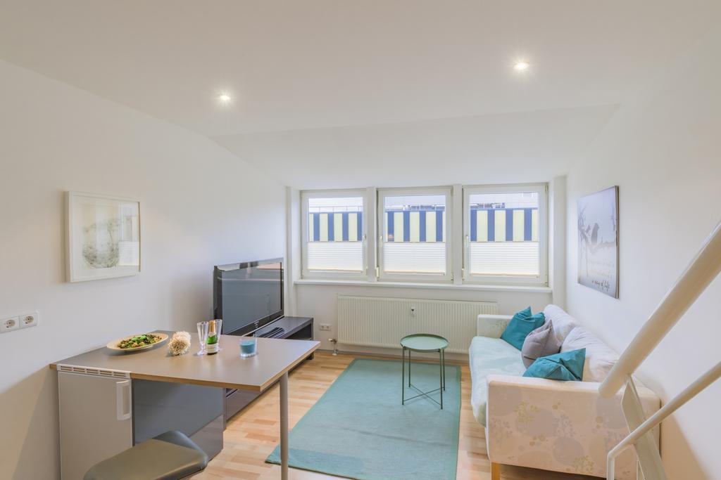 Maisonette Apartment Am Bahnhof - Adults Only Innsbruck Exteriör bild