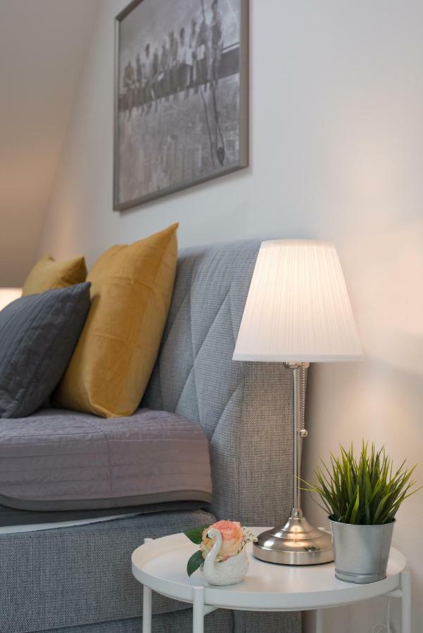 Maisonette Apartment Am Bahnhof - Adults Only Innsbruck Exteriör bild