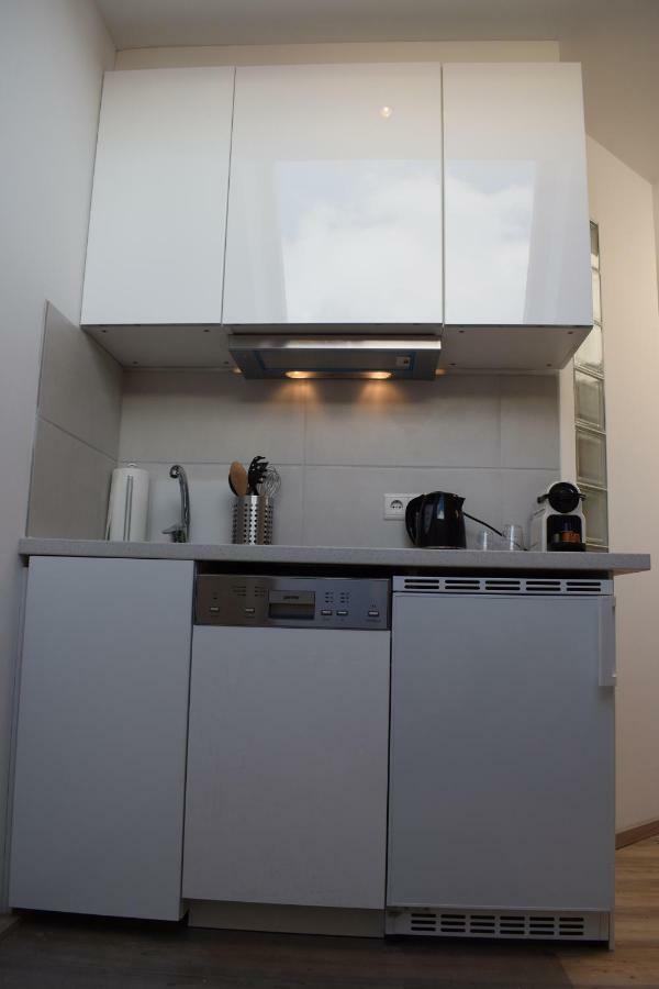 Maisonette Apartment Am Bahnhof - Adults Only Innsbruck Exteriör bild