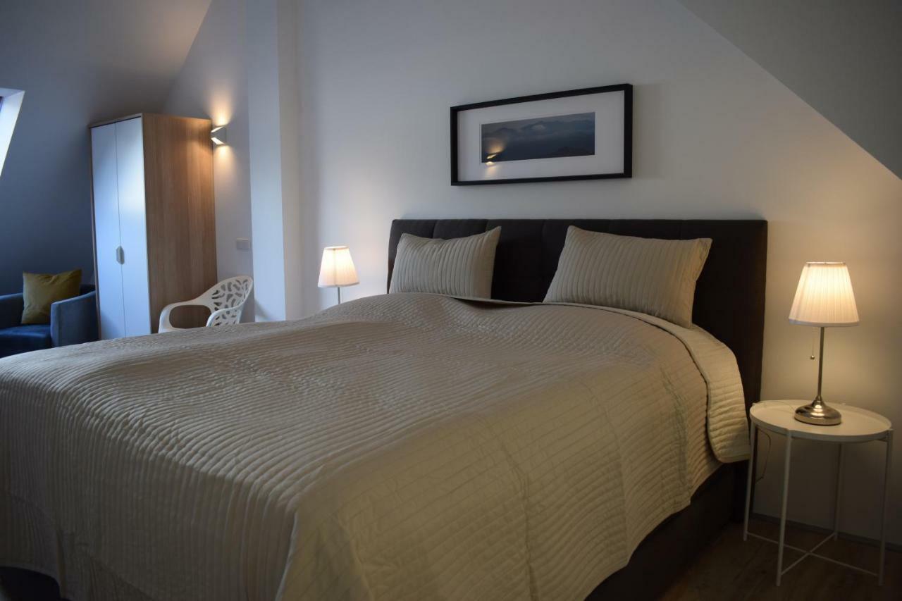 Maisonette Apartment Am Bahnhof - Adults Only Innsbruck Exteriör bild