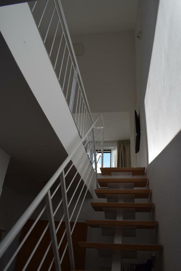 Maisonette Apartment Am Bahnhof - Adults Only Innsbruck Exteriör bild