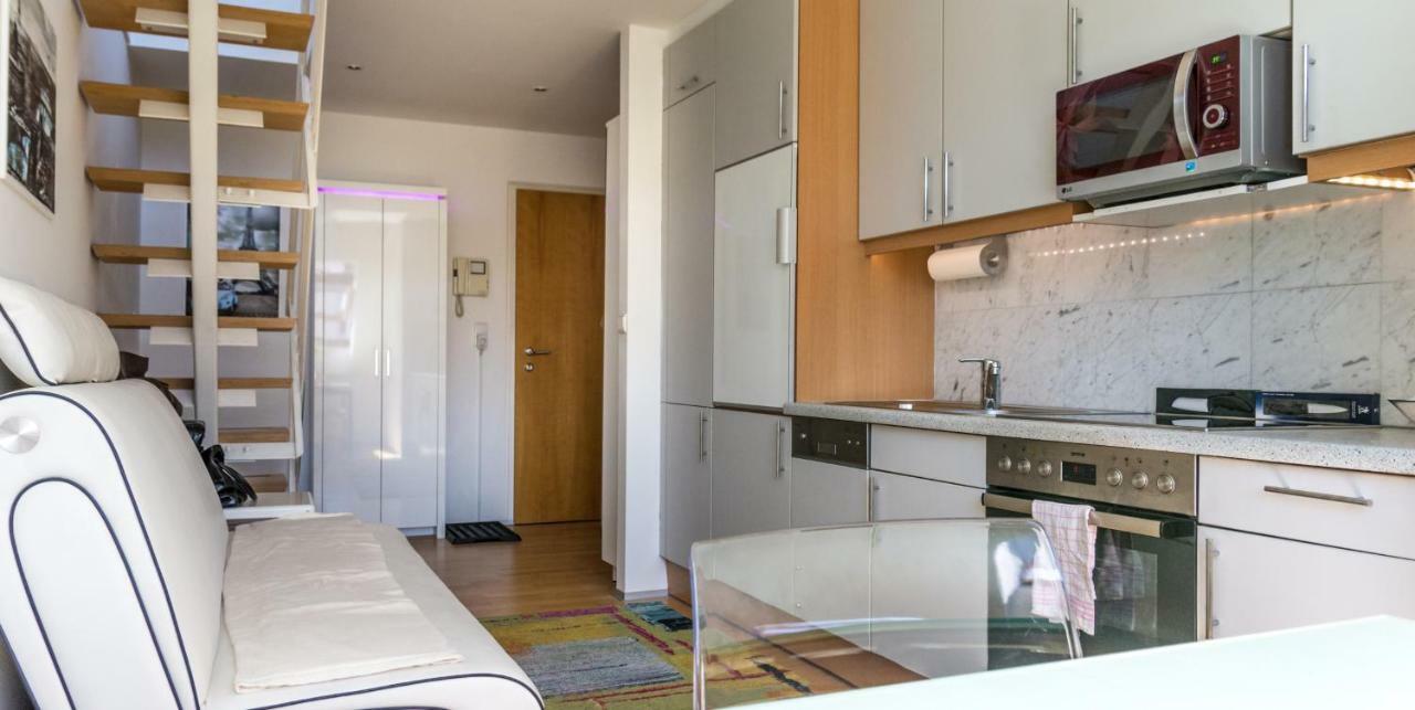 Maisonette Apartment Am Bahnhof - Adults Only Innsbruck Exteriör bild